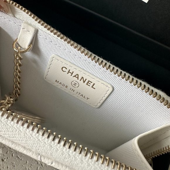 (New) Chanel 22k White O Ring Case / Card Case / Zipped Card Case - Picture 3 of 4